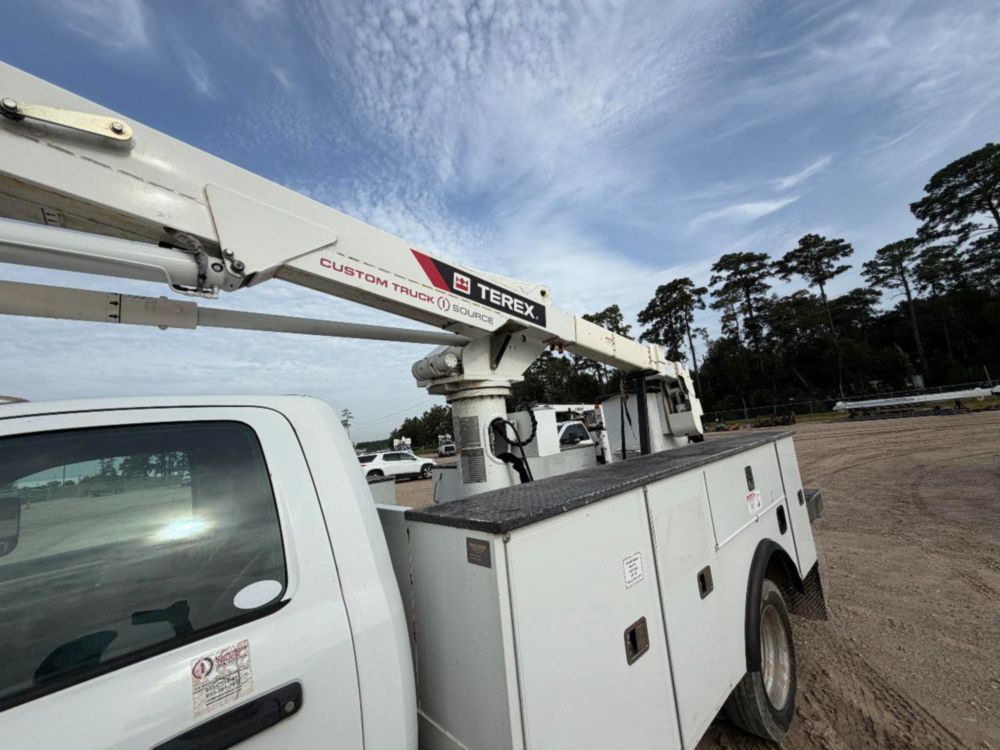 2017 Dodge Ram 5500 4x4 Terex LT-40 Bucket Truck