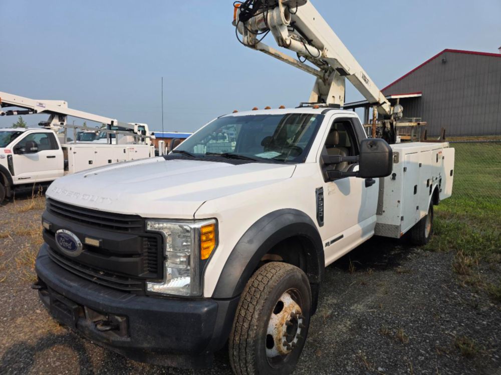 2017 Ford F-550 4x2 Versalift STP-36-NE Cable Placer Truck