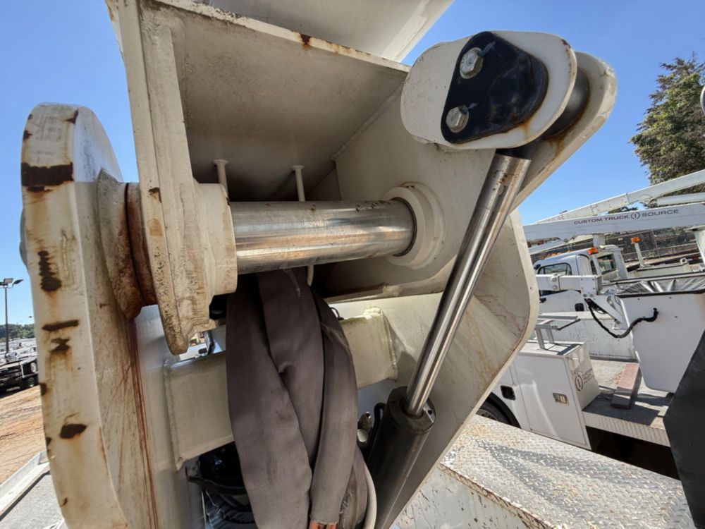 2019 Ford F-750 4x2 Versalift VO-455-MHI Bucket Truck