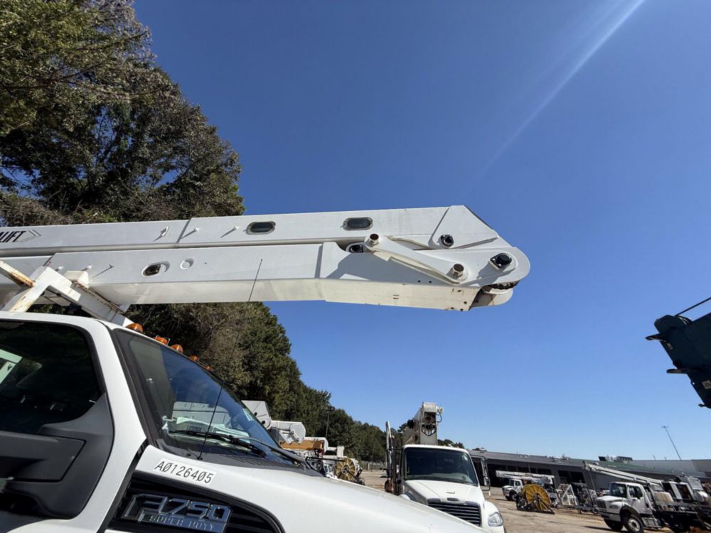 2019 Ford F-750 4x2 Versalift VO-455-MHI Bucket Truck
