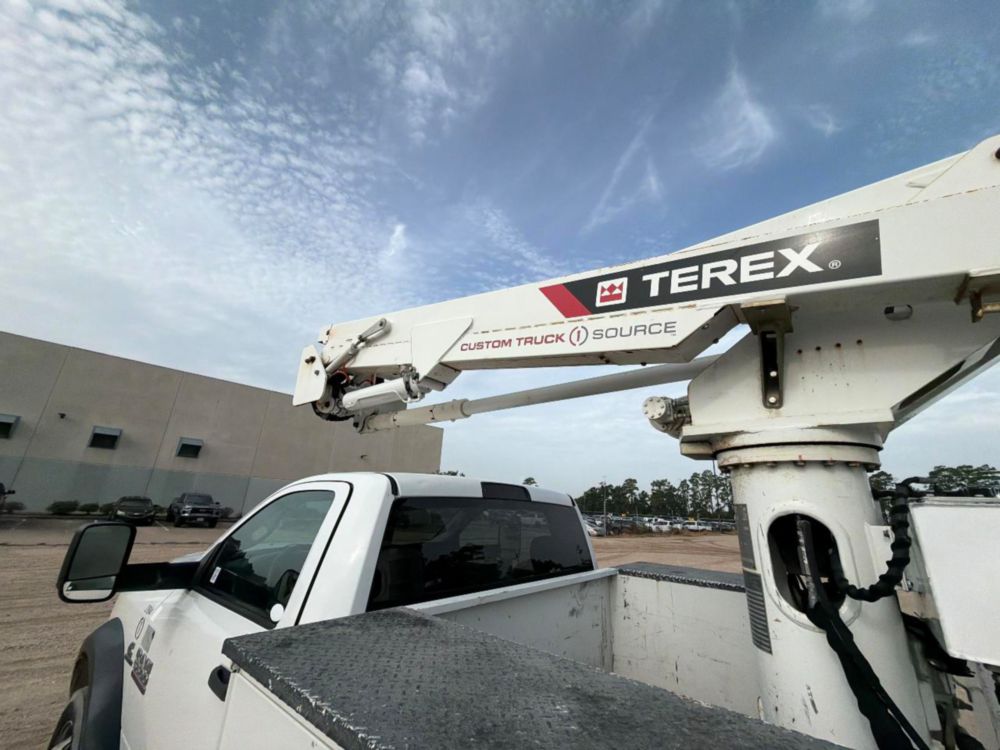 2017 Dodge Ram 5500 4x4 Terex LT-40 Bucket Truck