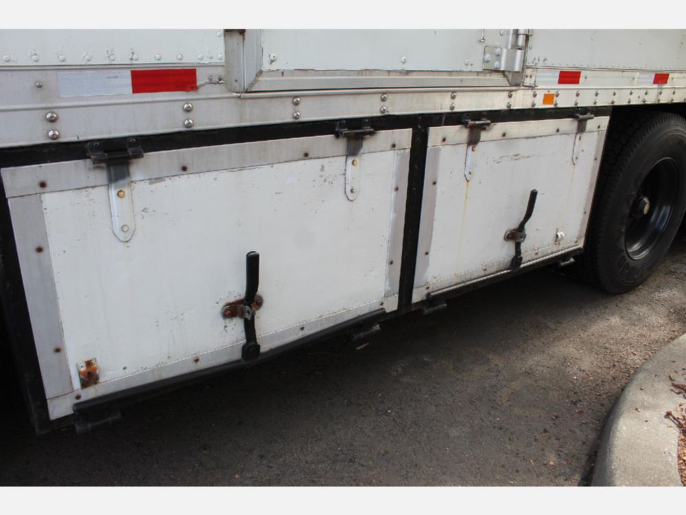 2013 Int'l Diesel 6x4 Automatic Box Truck
