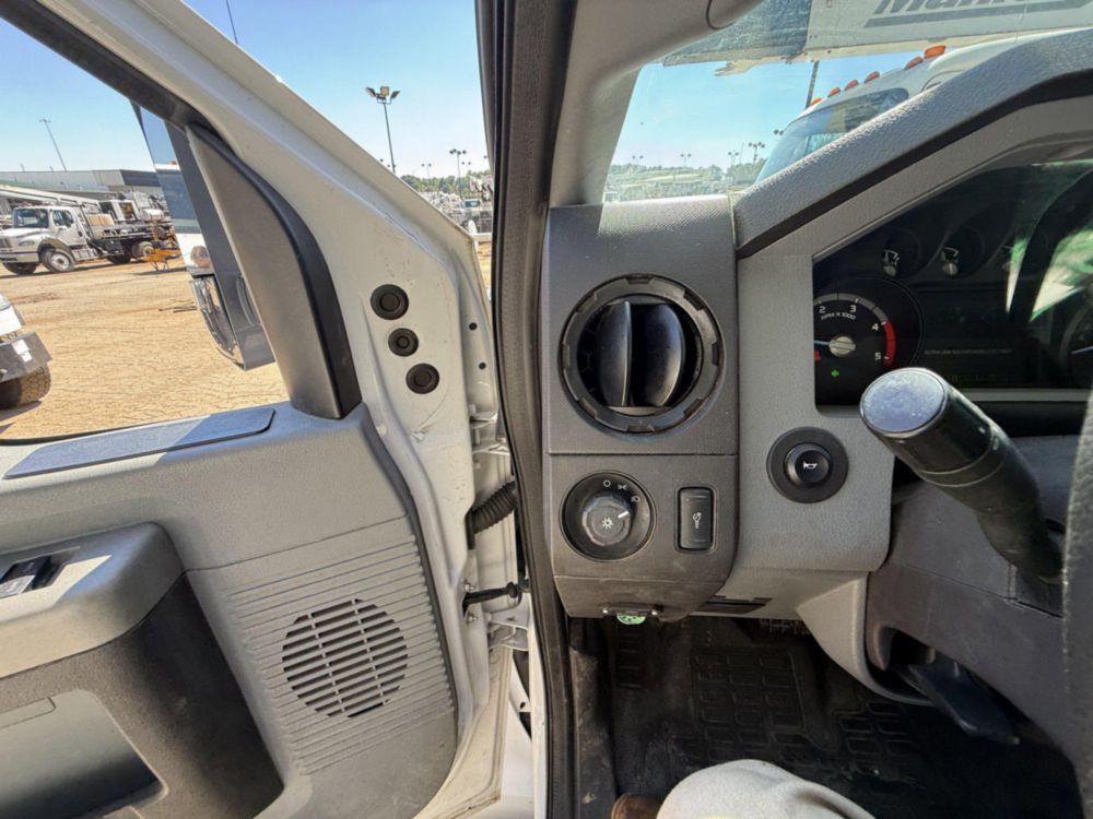 2019 Ford F-750 4x2 Versalift VO-455-MHI Bucket Truck