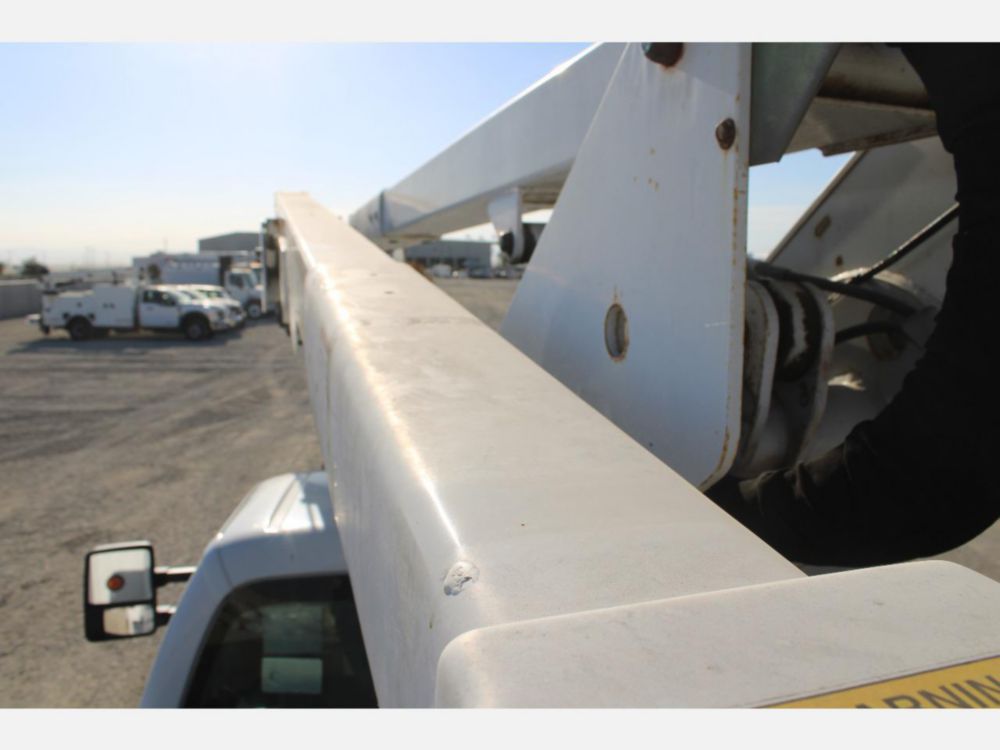 2012 Ford F-550 4x2 Terex LT-40 Bucket Truck