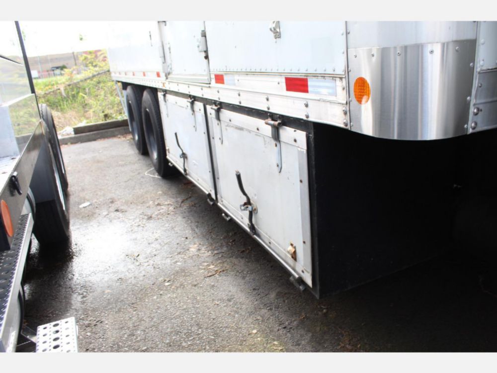 2013 Int'l Diesel 6x4 Automatic Box Truck