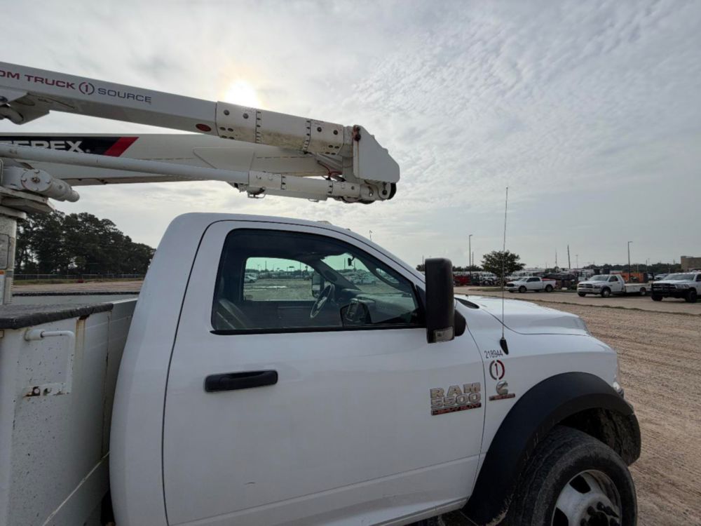 2017 Dodge Ram 5500 4x4 Terex LT-40 Bucket Truck