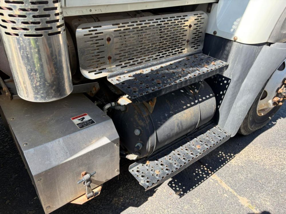 2011 Digger Derrick