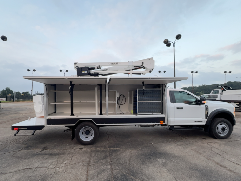 2025 Ford F600 4x4 Versalift SST-40-NE Bucket Truck