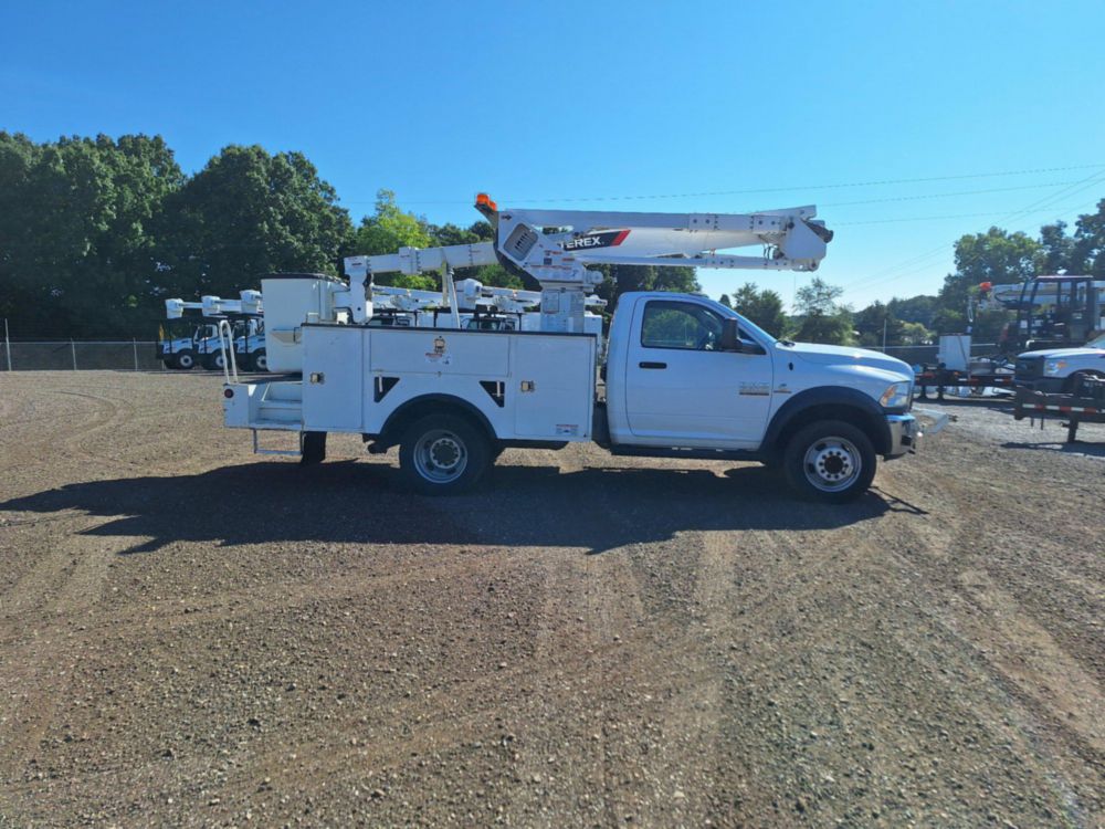 2016 Dodge Ram 5500 4x2 Terex LT-40 Bucket Truck