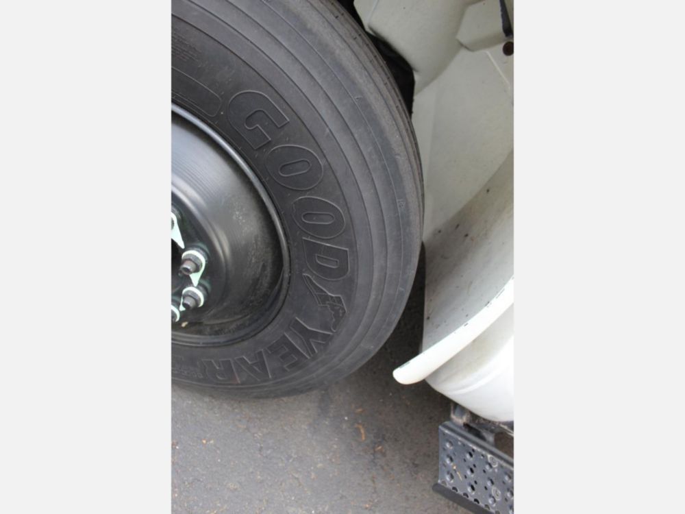 2013 Int'l Diesel 6x4 Automatic Box Truck
