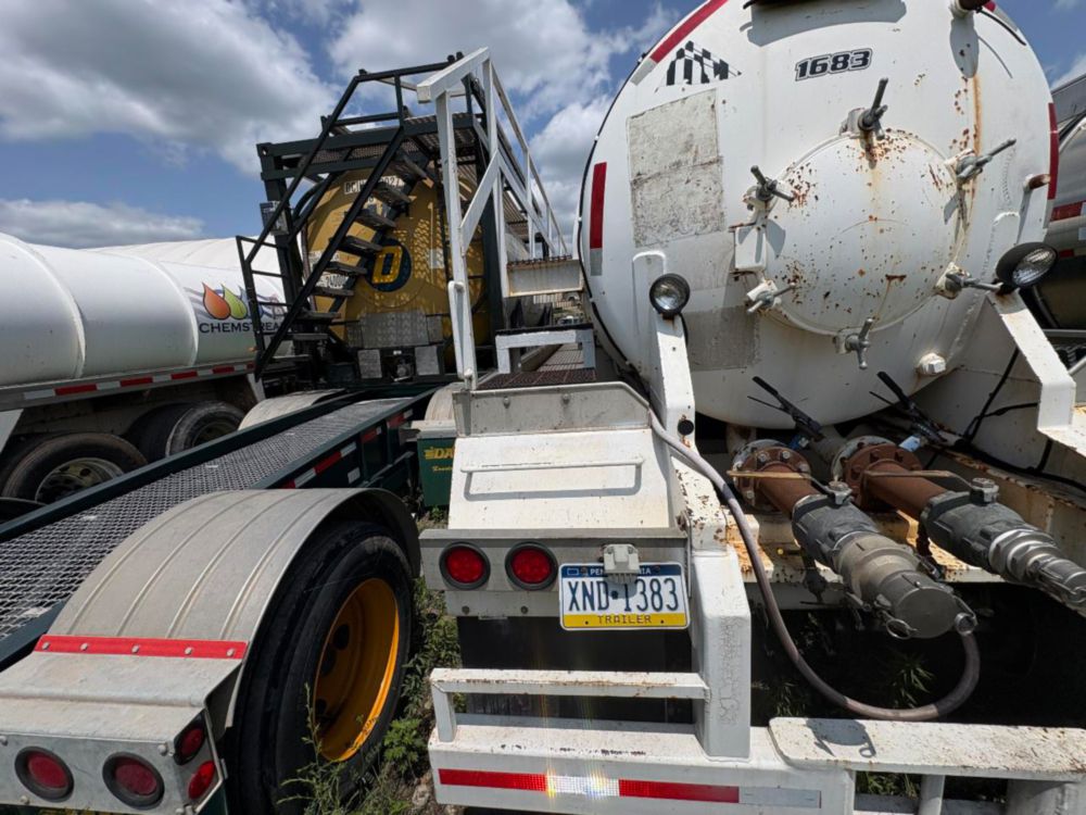 2012 Dragon 130 BBL Vacuum Trailer