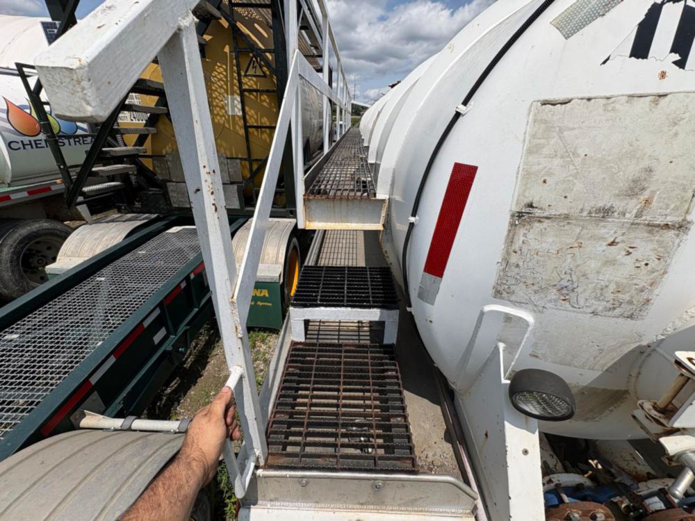 2012 Dragon 130 BBL Vacuum Trailer