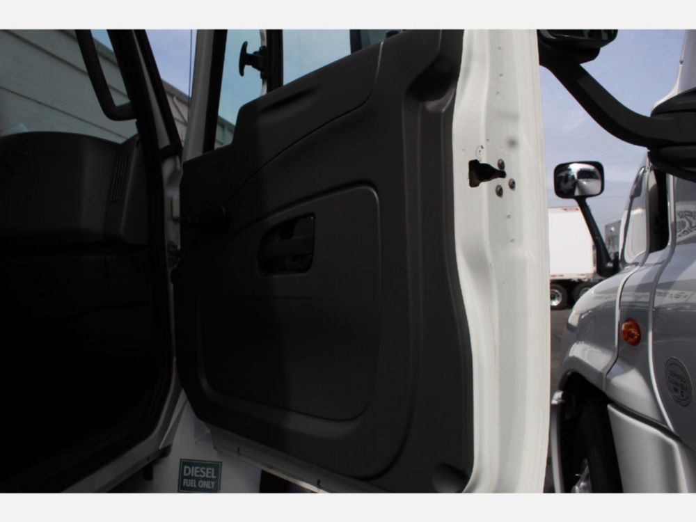2013 Int'l Diesel 6x4 Automatic Box Truck