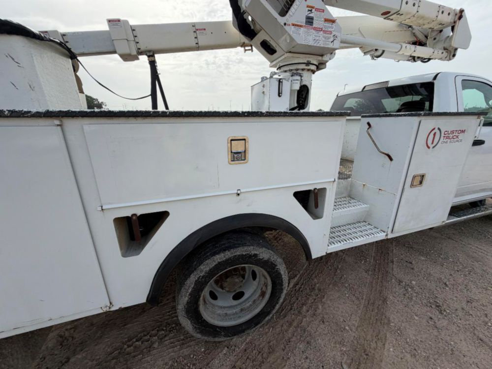 2017 Dodge Ram 5500 4x4 Terex LT-40 Bucket Truck