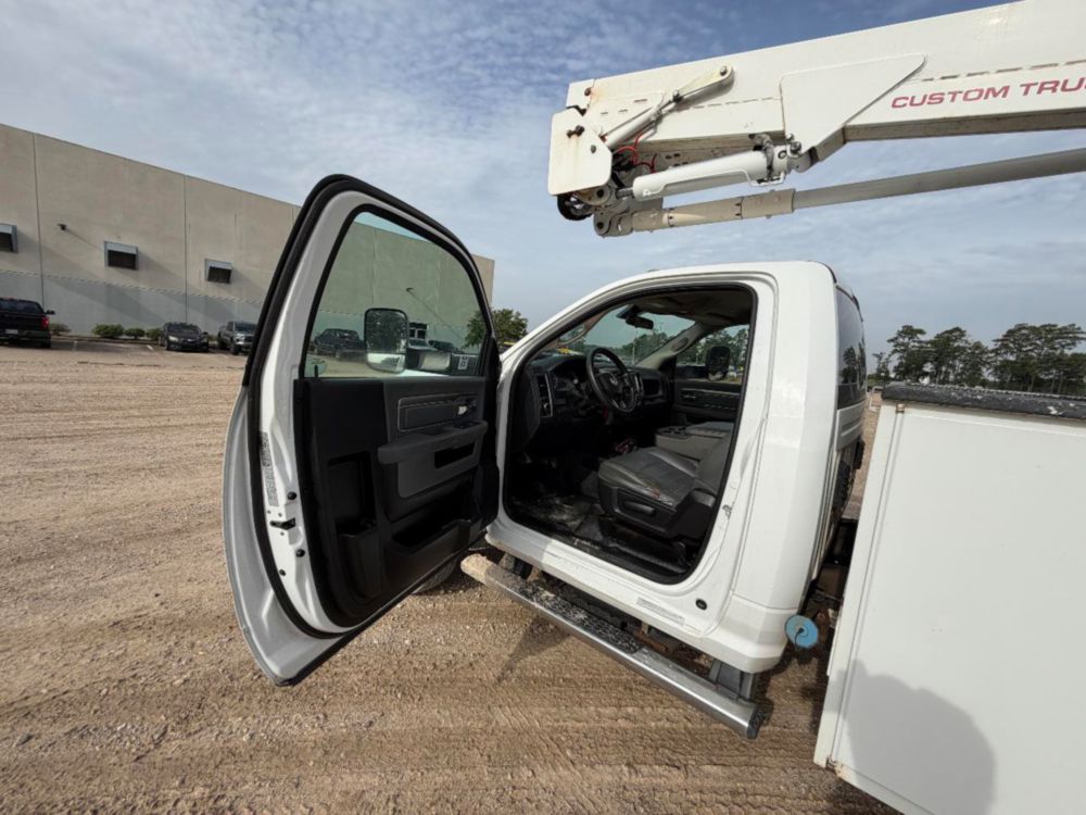 2017 Dodge Ram 5500 4x4 Terex LT-40 Bucket Truck
