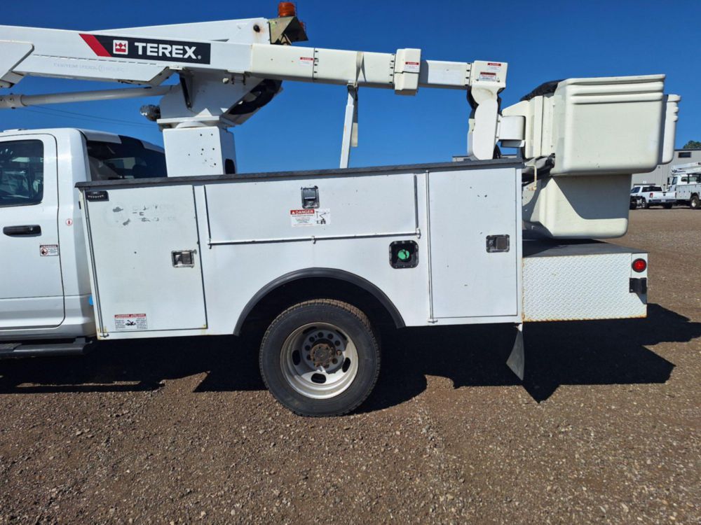 2016 Dodge Ram 5500 4x2 Terex LT-40 Bucket Truck