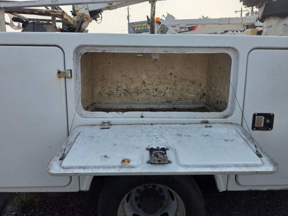 2017 Ford F-550 4x2 Versalift STP-36-NE Cable Placer Truck