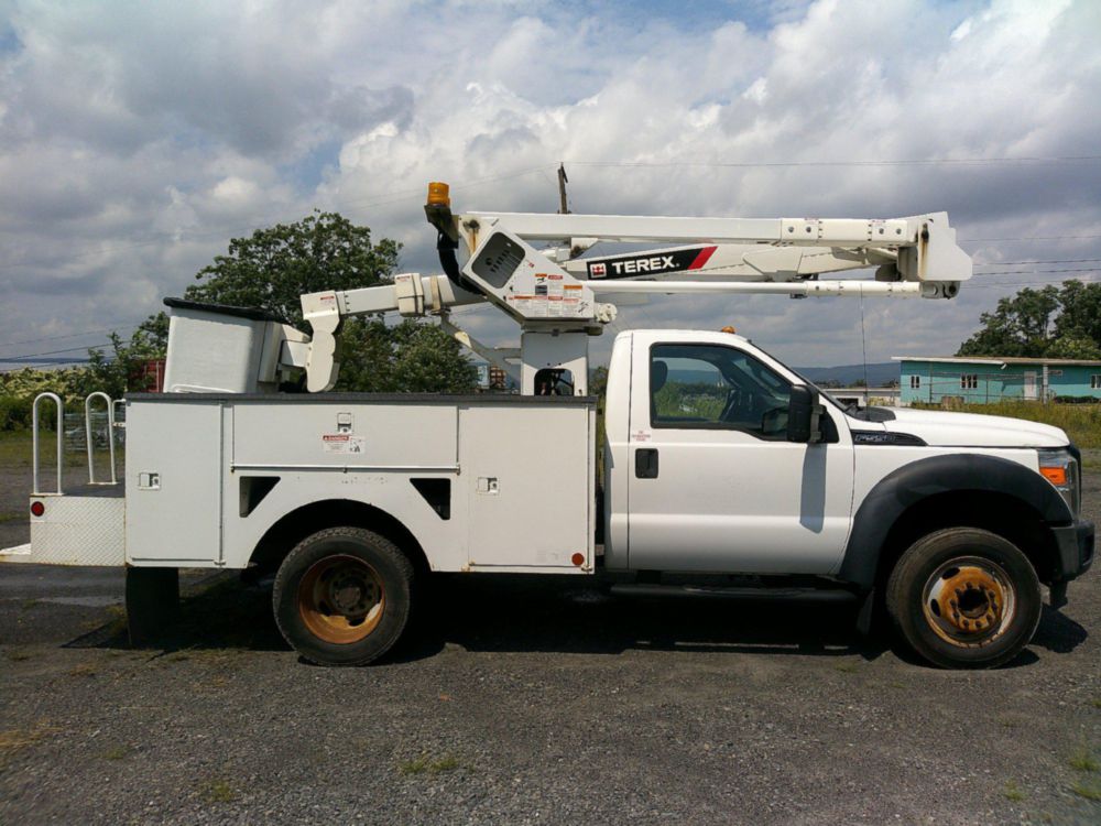 2015 Ford F-550 4x2 Terex LT-40 Bucket Truck