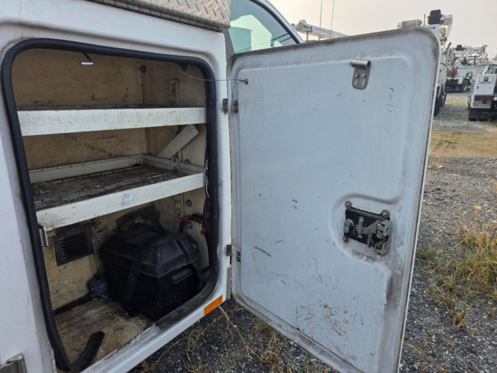 2017 Ford F-550 4x2 Versalift STP-36-NE Cable Placer Truck