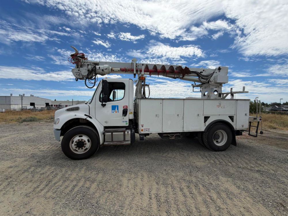 2016 Freightliner M2 4x4 Terex Commander 4047 Digger Derrick Truck
