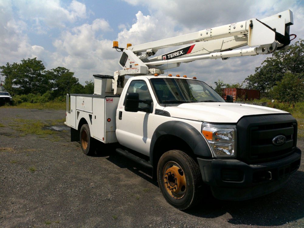 2015 Ford F-550 4x2 Terex LT-40 Bucket Truck