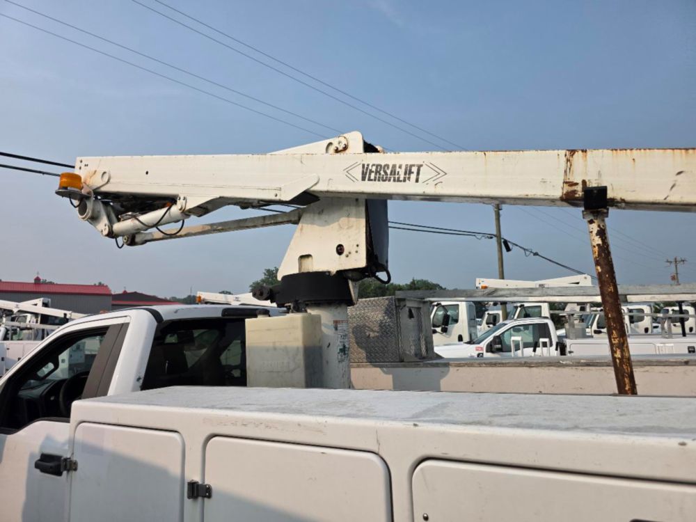 2017 Ford F-550 4x2 Versalift STP-36-NE Cable Placer Truck