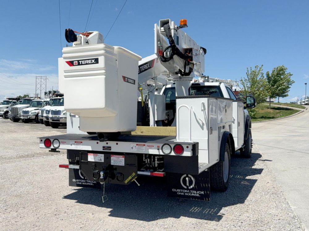 2026 Ford F600 4x4 Terex Utilities LTM40 Bucket Truck