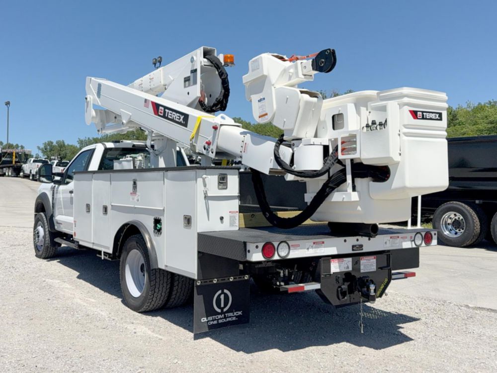 2026 Ford F600 4x4 Terex Utilities LTM40 Bucket Truck