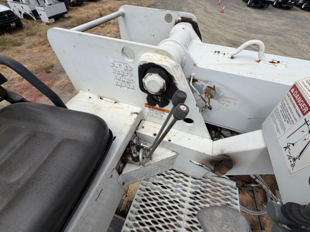 2016 Freightliner M2 4x4 Terex Commander 4047 Digger Derrick Truck