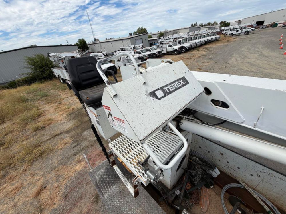 2016 Freightliner M2 4x4 Terex Commander 4047 Digger Derrick Truck