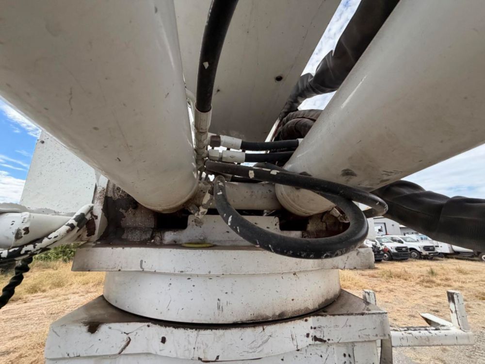 2016 Freightliner M2 4x4 Terex Commander 4047 Digger Derrick Truck