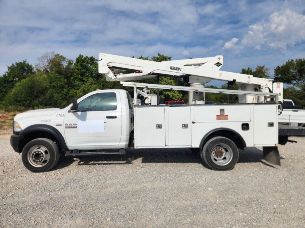 2017 Dodge Ram 5500 4x4 Versalift SST-40EIH-01 Bucket Truck