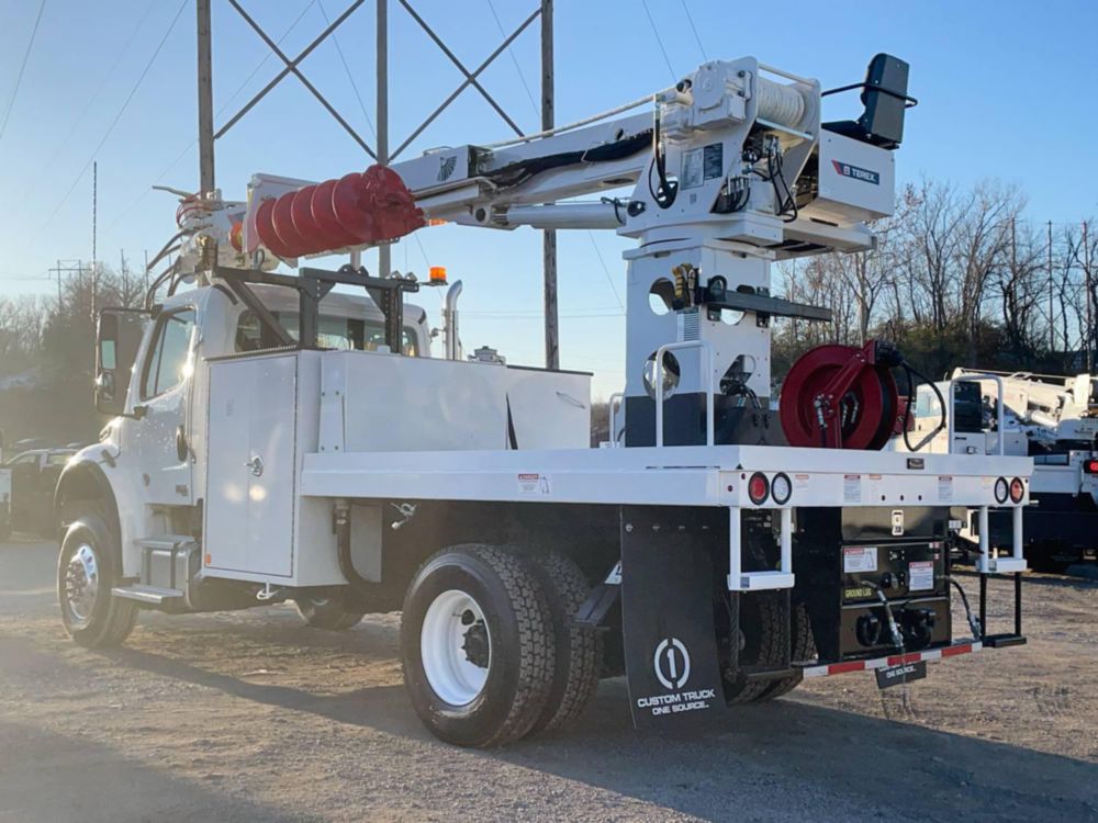 Terex Utilities Commander 4047 Digger Derrick on 2026 Freightliner M2106 4x4