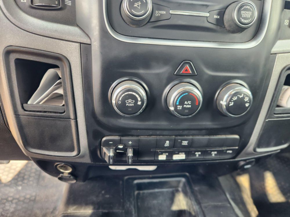 2017 Dodge Ram 5500 4x4 Versalift SST-40EIH-01 Bucket Truck