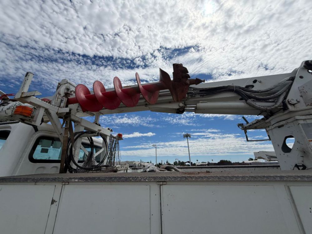 2016 Freightliner M2 4x4 Terex Commander 4047 Digger Derrick Truck