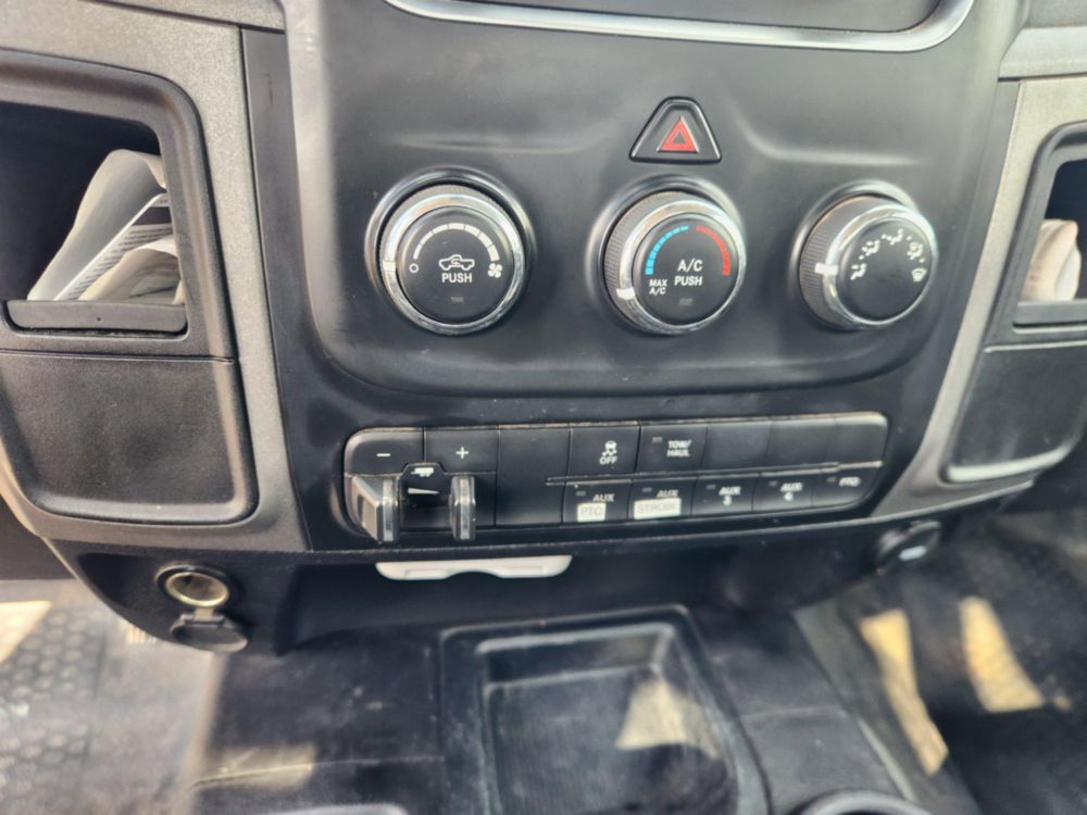 2017 Dodge Ram 5500 4x4 Versalift SST-40EIH-01 Bucket Truck
