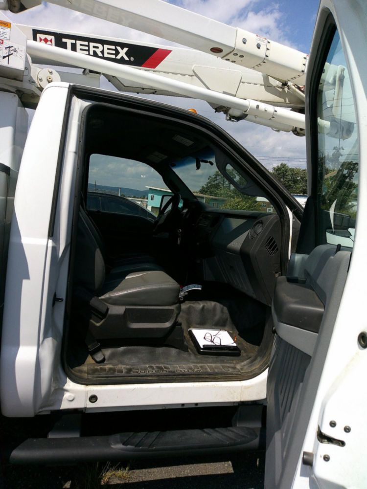 2015 Ford F-550 4x2 Terex LT-40 Bucket Truck
