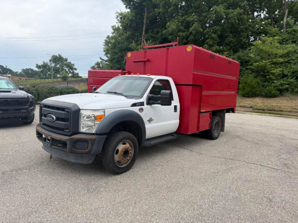 2016 Ford F-550 4x2 Southco Chipper Truck