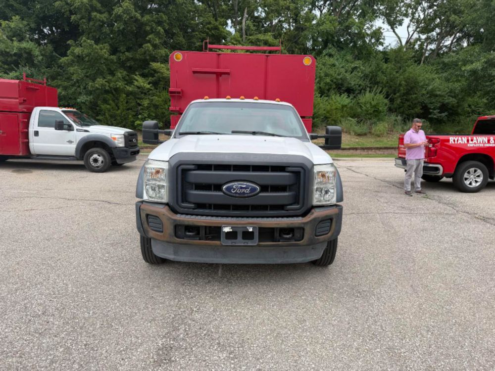 2016 Ford F-550 4x2 Southco Chipper Truck