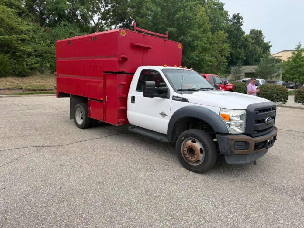 2016 Ford F-550 4x2 Southco Chipper Truck