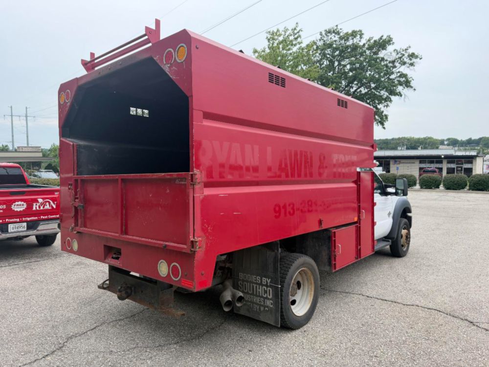 2016 Ford F-550 4x2 Southco Chipper Truck