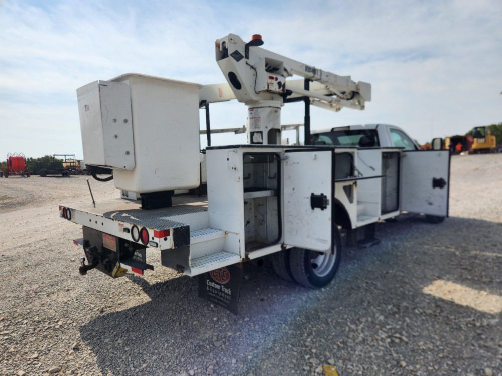 2017 Dodge Ram 5500 4x4 Versalift SST-40EIH-01 Bucket Truck