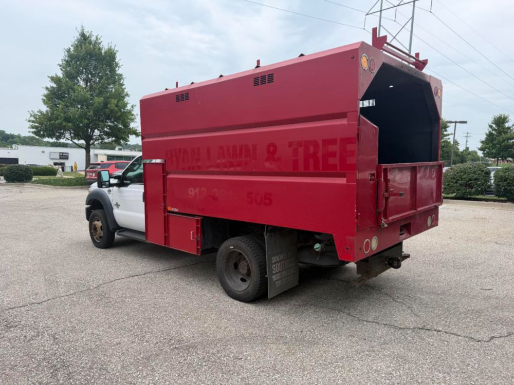 2016 Ford F-550 4x2 Southco Chipper Truck