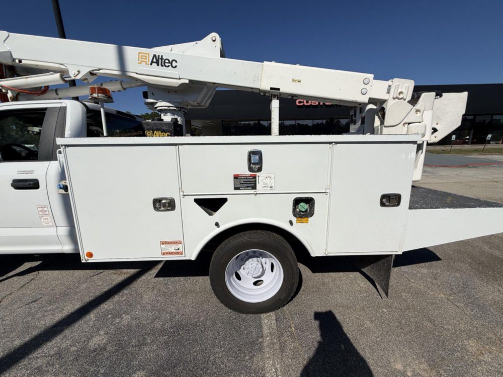 2020 Ford F-550 4x4 Altec AT40G Bucket Truck