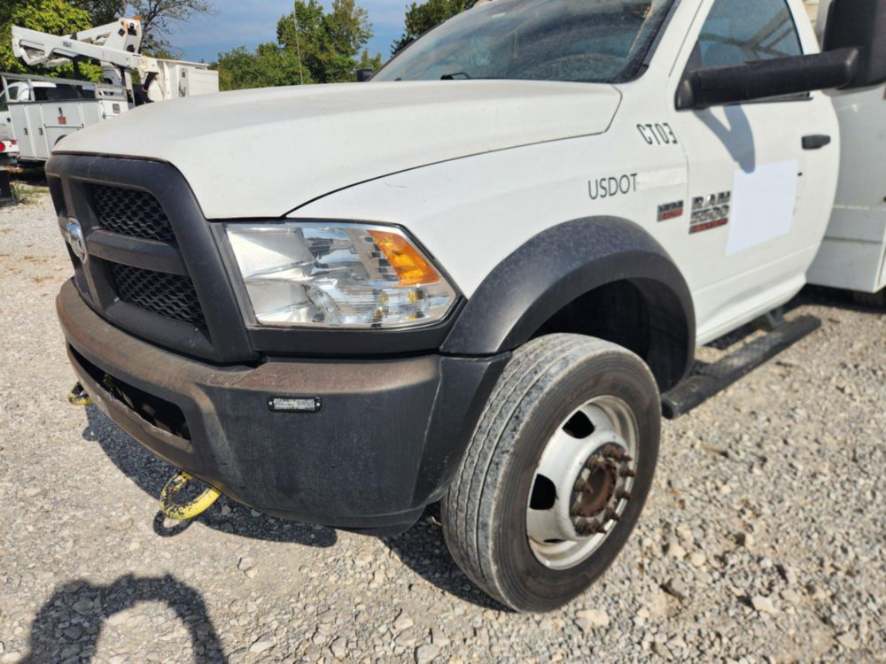 2017 Dodge Ram 5500 4x4 Versalift SST-40EIH-01 Bucket Truck