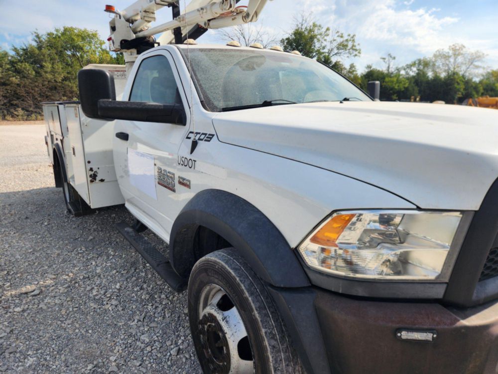 2017 Dodge Ram 5500 4x4 Versalift SST-40EIH-01 Bucket Truck