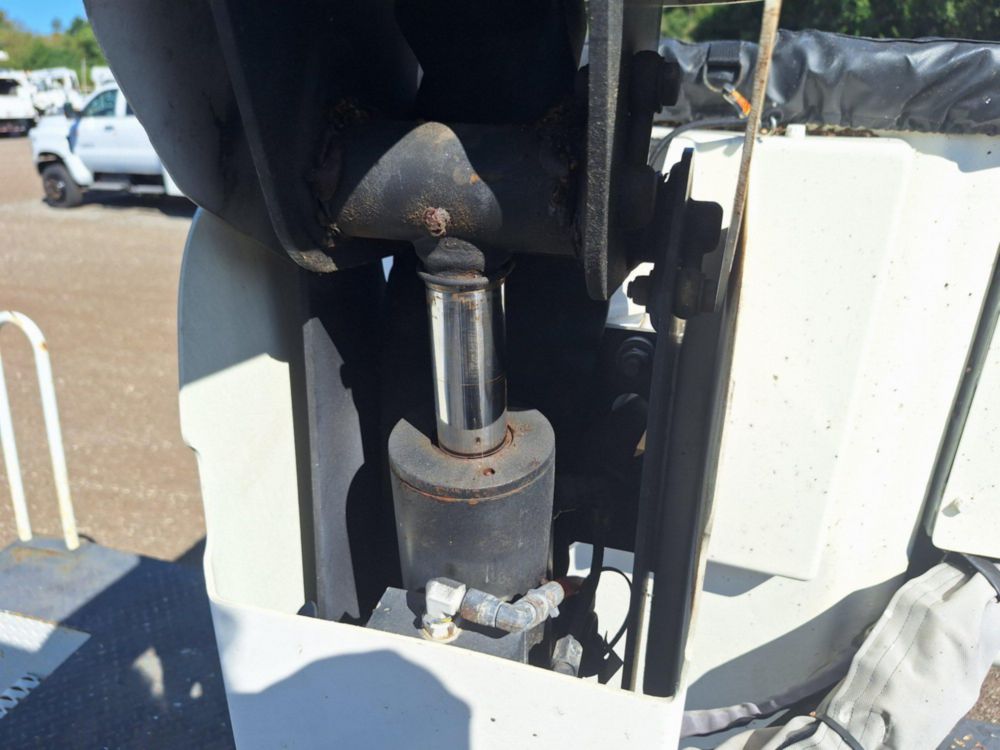 2016 Dodge Ram 5500 4x2 Terex LT-40 Bucket Truck