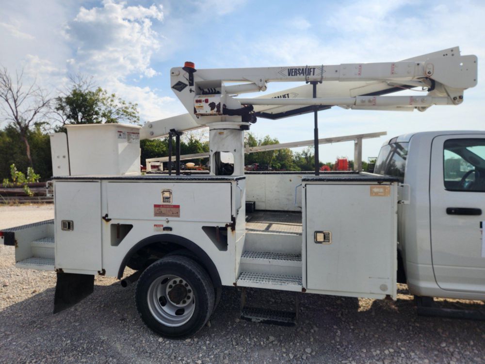 2017 Dodge Ram 5500 4x4 Versalift SST-40EIH-01 Bucket Truck