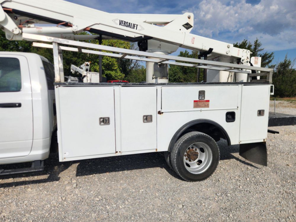 2017 Dodge Ram 5500 4x4 Versalift SST-40EIH-01 Bucket Truck