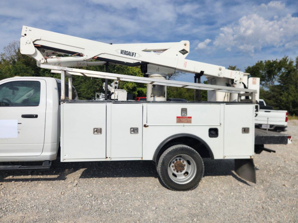 2017 Dodge Ram 5500 4x4 Versalift SST-40EIH-01 Bucket Truck